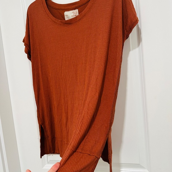 Jackson Rowe | Women’s Size Large Burnt Orange Short Sleeve Tee - Picture 3 of 6